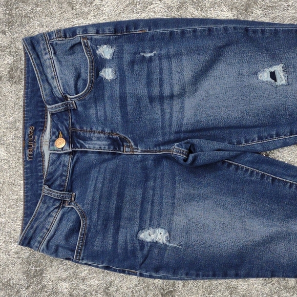 Maurice's Small X-Short mid rise Distressed slightly stretchy jeans - Picture 3 of 12